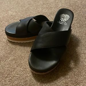 Never Worn Vince Camuto Sandles!